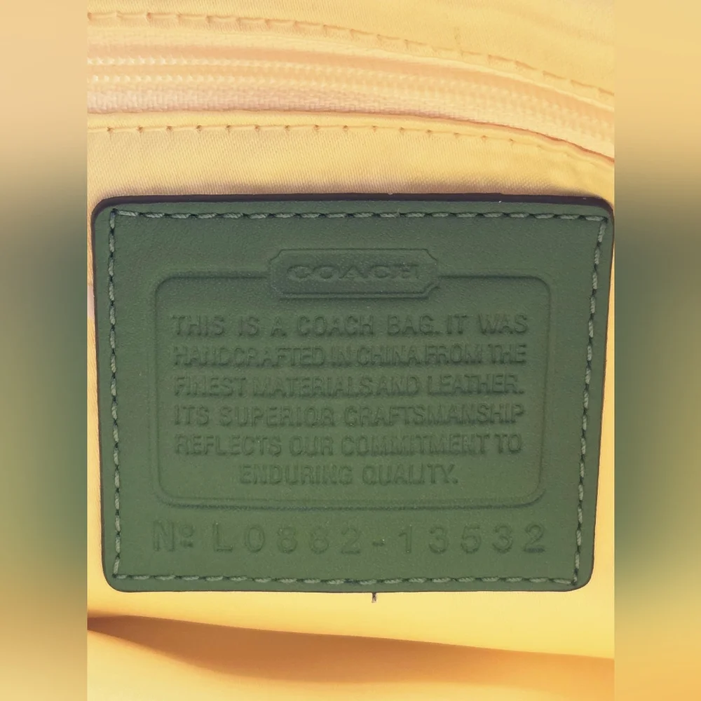 COACH Penelope Pebbled Leather In Excellent Condition With Orig Satin Dust Bag